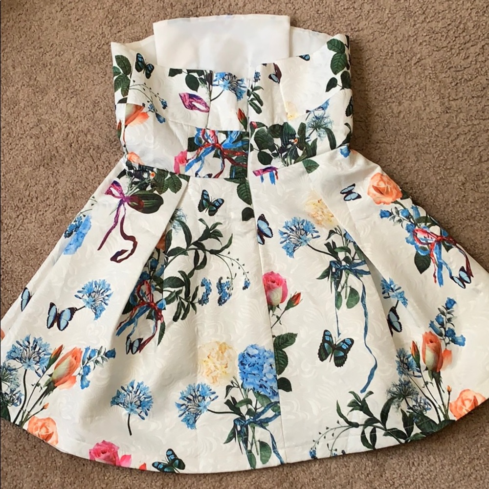 Flower print Dress - Picture 6 of 8
